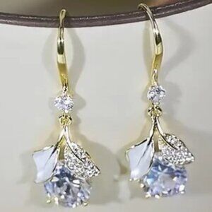 Light Luxury Shiny Cherry Earrings | Leaf charms | Exquisite Fashion Jewelry